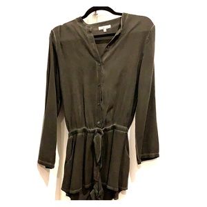 On the Road Annie Long-sleeve grey romper (small)